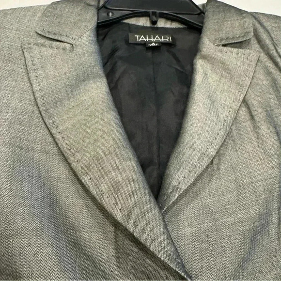Tahari blazer size 2 long sleeve Dark Gray 3 Silver Metal button close - Picture 8 of 9